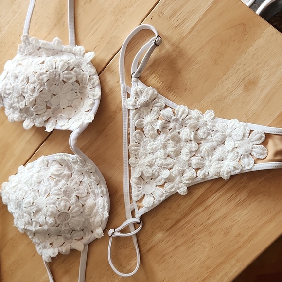White Crochet Bikini Set with Scalloped Edging - Picture 6 of 9